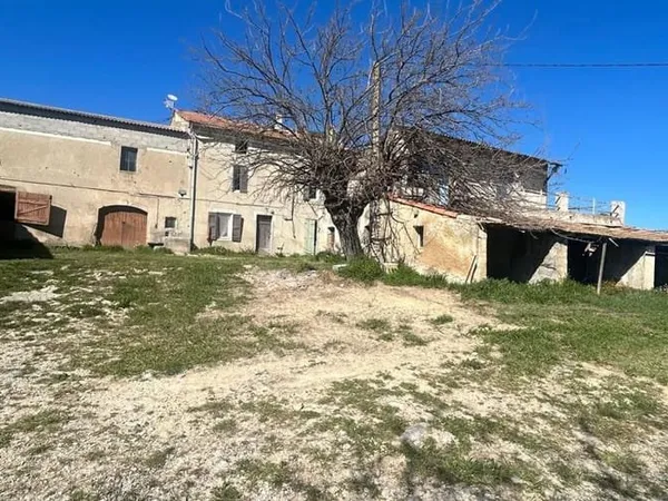 Maison 17 pièces 395 m²