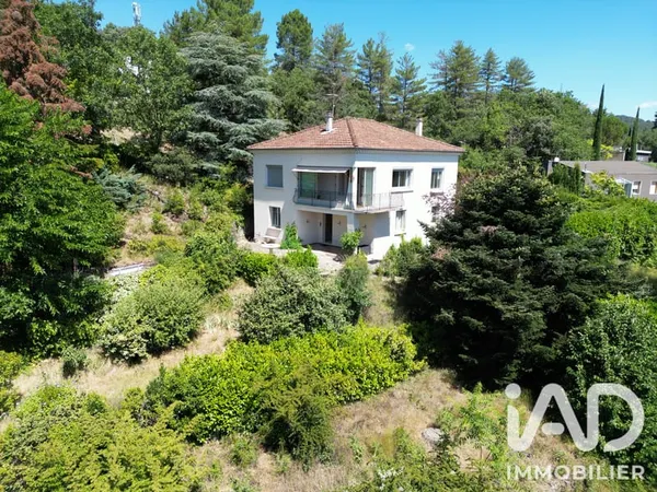 Maison 10 pièces 160 m²