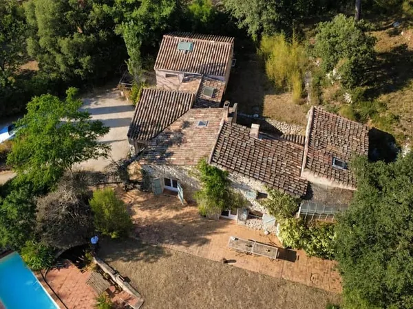 BEAURECUEIL. MAISON PROVENÇALE DU XIXe.