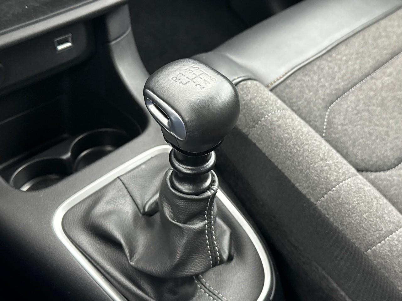 Citroën C3 puretech 110 s&s bvm6 shine pack — photo 27