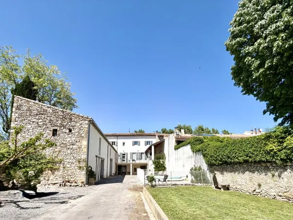 Immeuble 271 m²