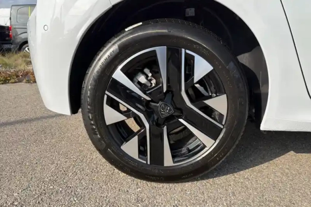Peugeot 208 hybrid 110 ch e-dcs6 — photo 33