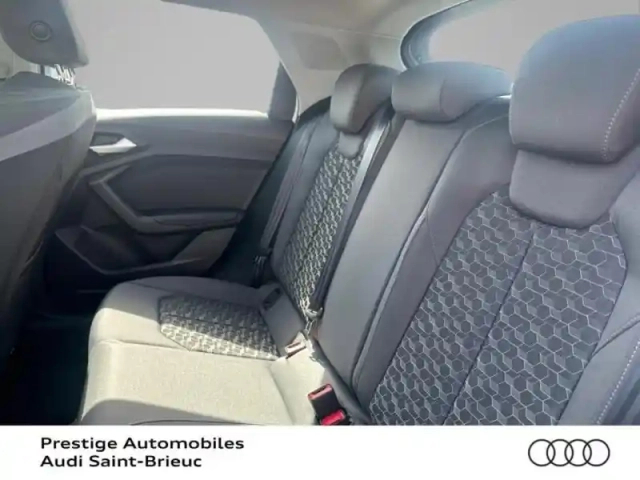 Audi A1 sportback 25 tfsi 95ch design s tronic 7 — photo 8