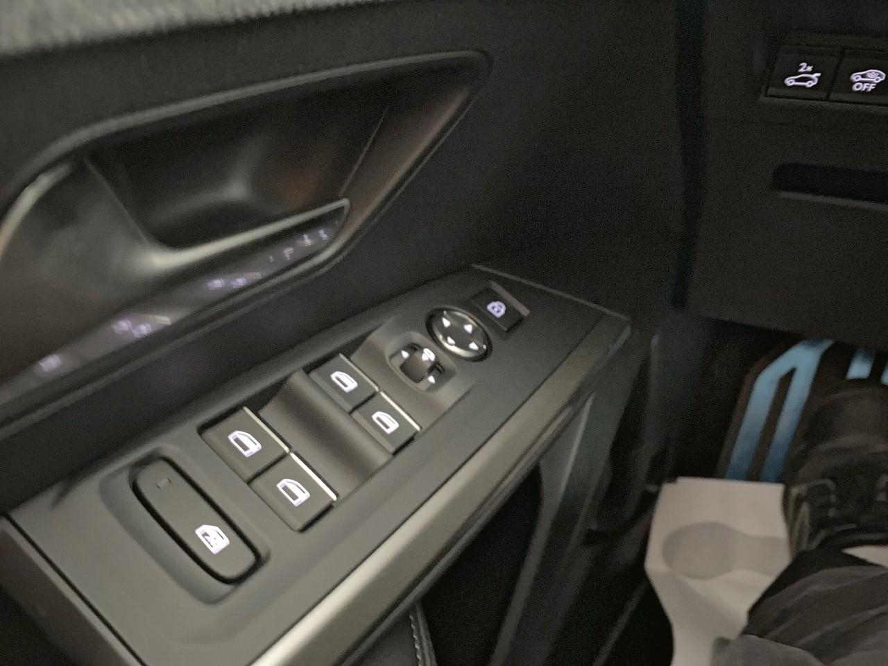 Peugeot 3008 hybrid 145 e-dcs6 gt — photo 20