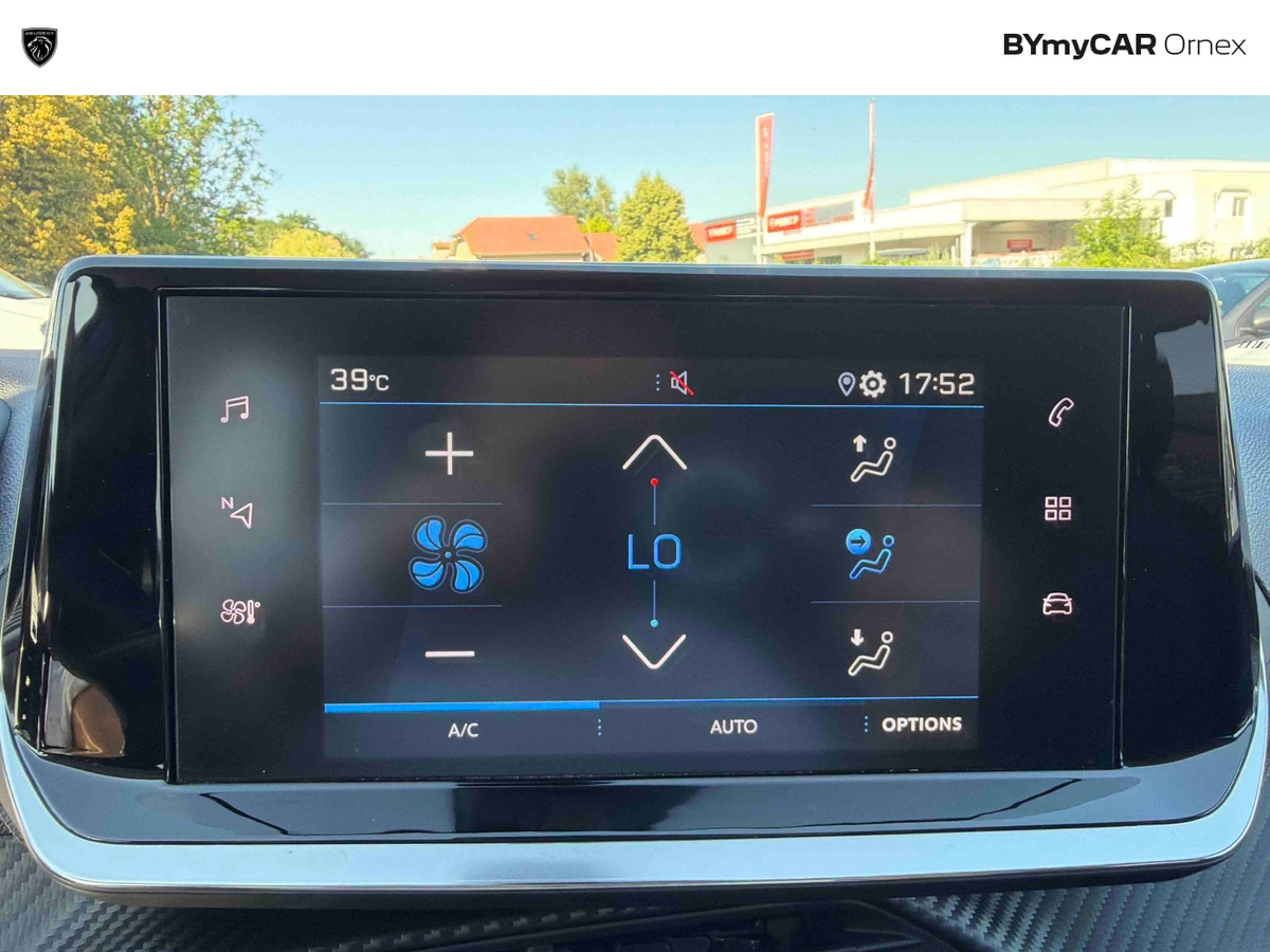 Peugeot 2008 PureTech 130 S&amp;S EAT8 — photo 30