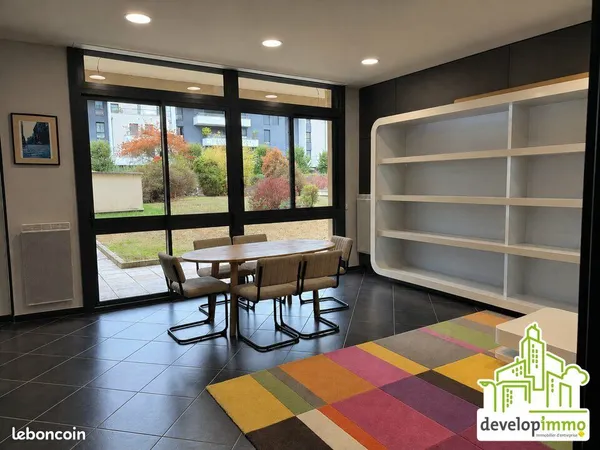 Local bureaux 92 m²
