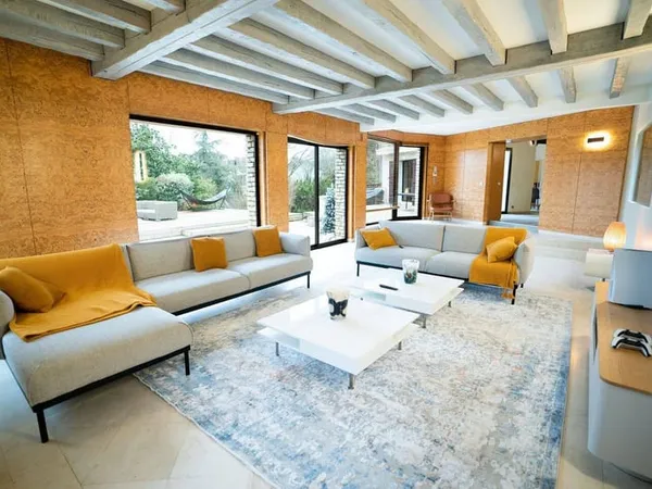 Villa 6 pièces 243 m²