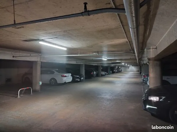 Parking en vente à La Défense