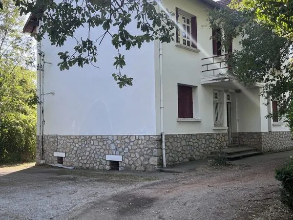 Propriété 6 pièces 160 m²