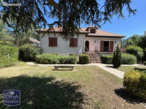 Maison 8 pièces 189 m²
