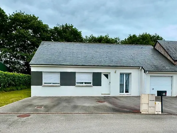 Maison plain-pied récente - 5 pièce(s) - Elven (56250)
