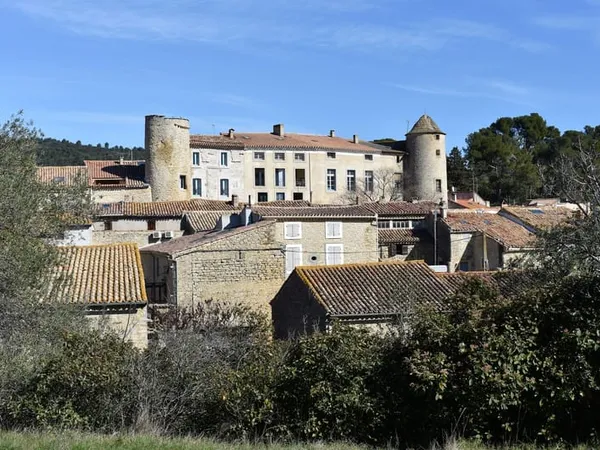 Maison unique de 3 chambres dans le château médiéval du XIIe siècle de Cesseras