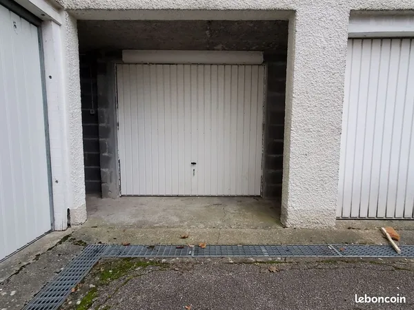 Garage et parking Location Orléans 90€