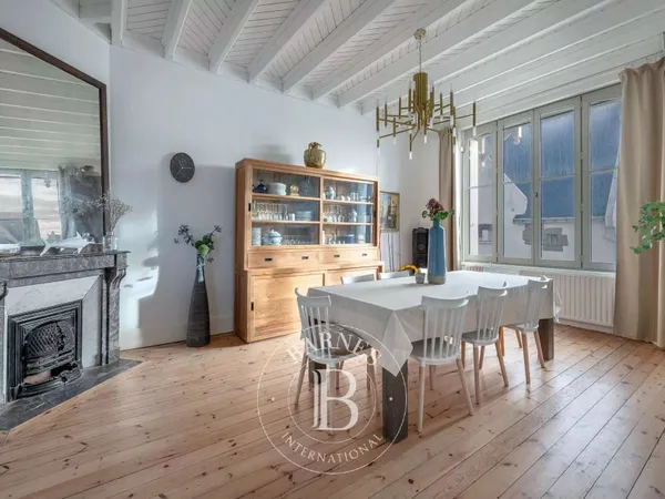 Maison 6 pièces 177 m²