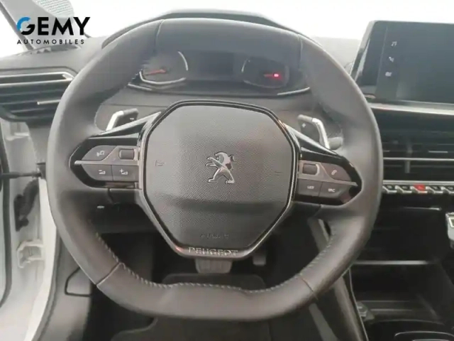 Peugeot 208 puretech 100 s&amp;s eat8 — photo 13