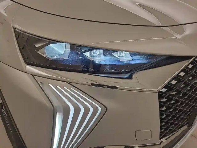 Ds Ds 7 hybride rechargeable e-tense 300 eat8 4x4 — photo 16