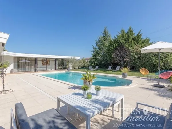 LATRESNE BELLE VILLA ESPRIT CALIFORNIEN 236M² SUR 2500M²