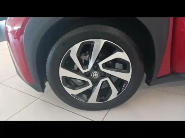 Toyota Aygo x 1.0 vvt-i 72ch design my24 — photo 15