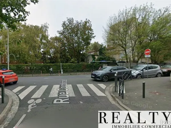 Local commercial 288 m²