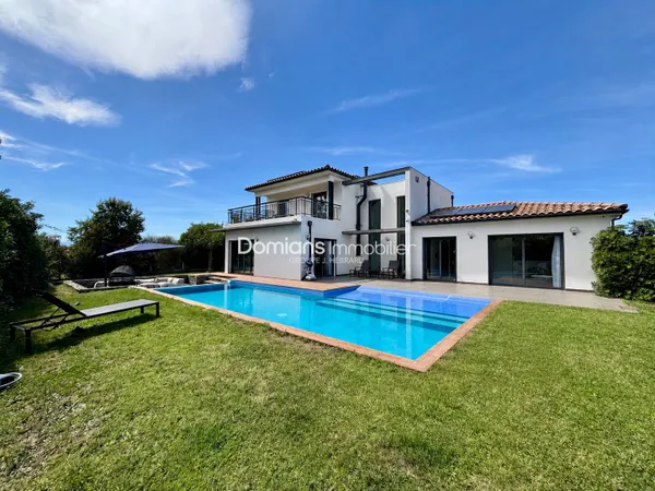 Maison 6 pièces 201 m²