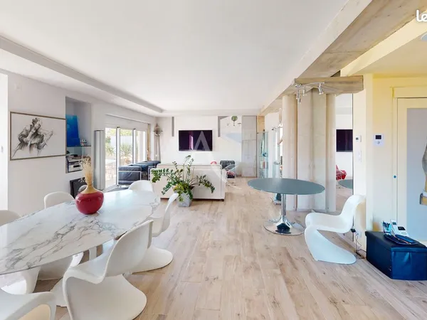 Propriété 7 pièces 212 m²
