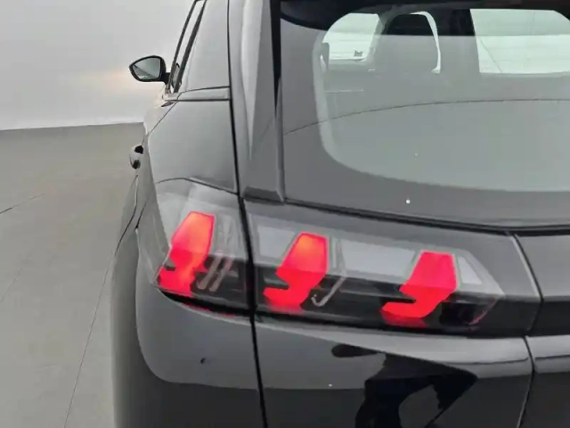 Peugeot 2008 electrique 136 ch — photo 17