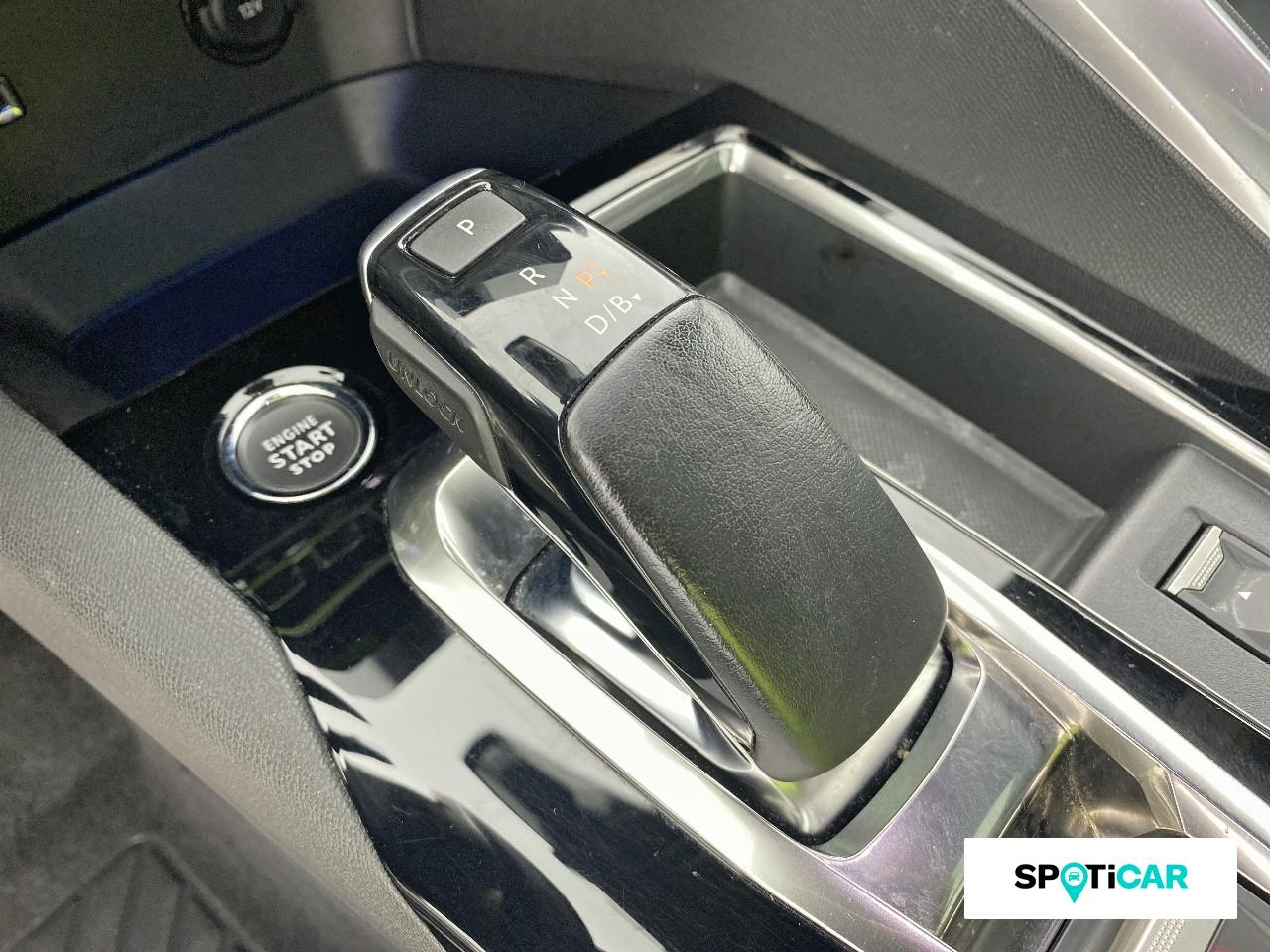 Peugeot 3008 plug-in hybrid4 300ch gt e-eat8 — photo 14