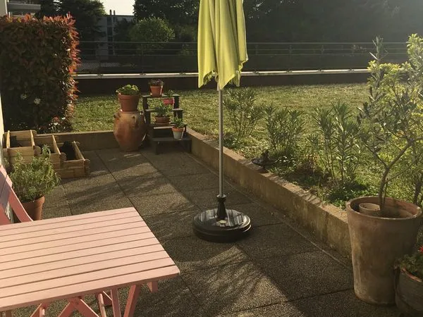 T2 meublé - 47 m² - Terrasse 16 m² et parking fermé - Tortière