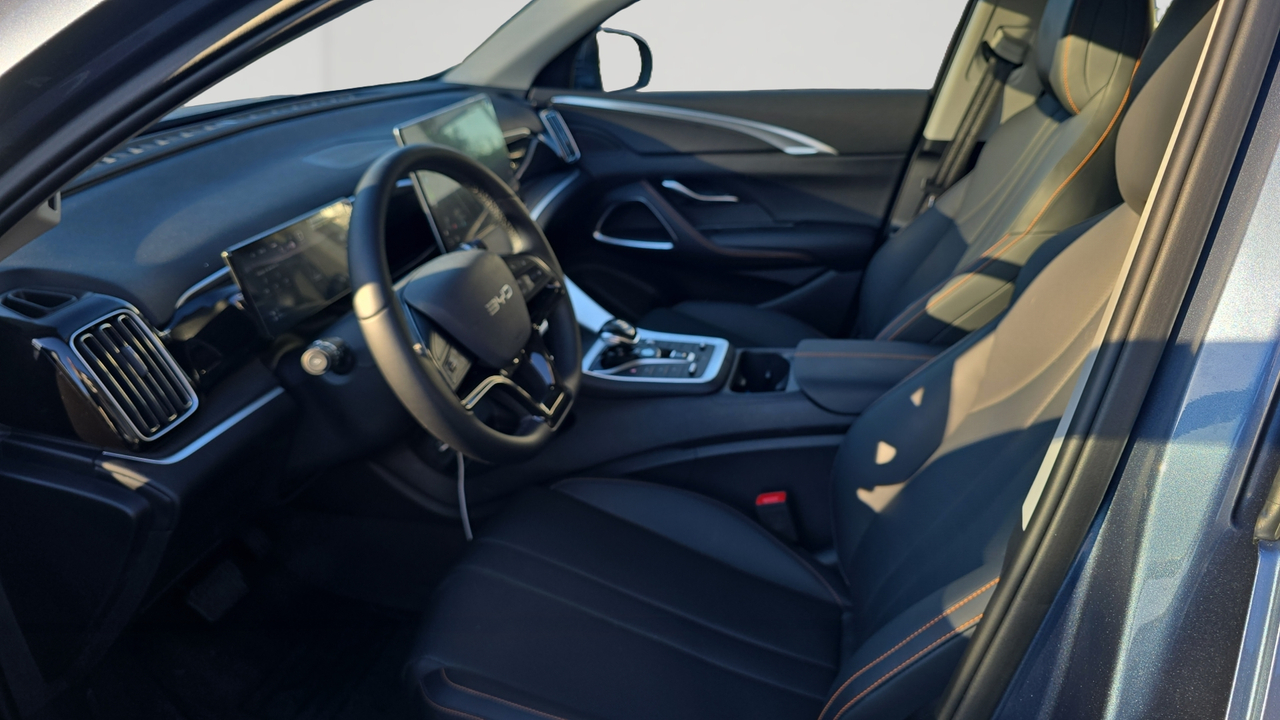 BYD Sealion 5 1.5l DM-i 212 ch PHEV — photo 9