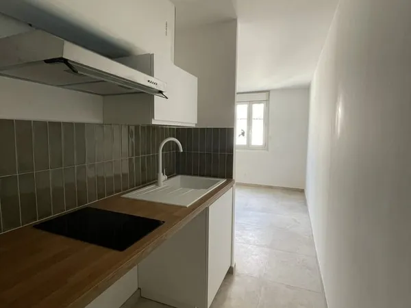 STUDIO MEUBLE / BAIL ETUDIANT / SECTEUR OBSERVATOIRE