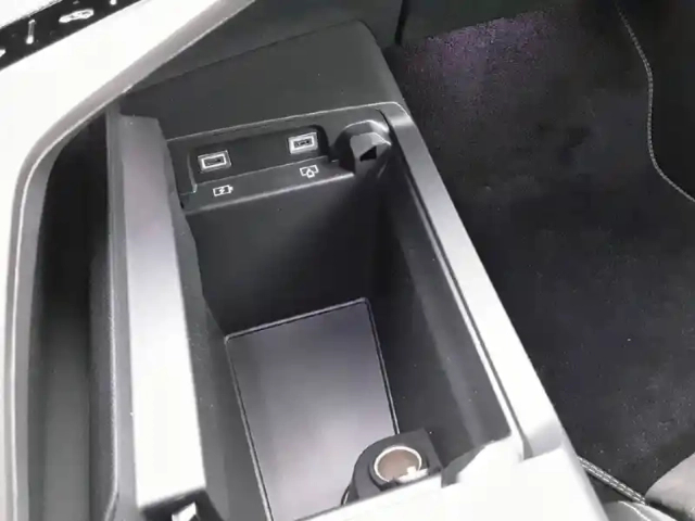 Peugeot 5008 hybrid 145 e-dcs6 — photo 62