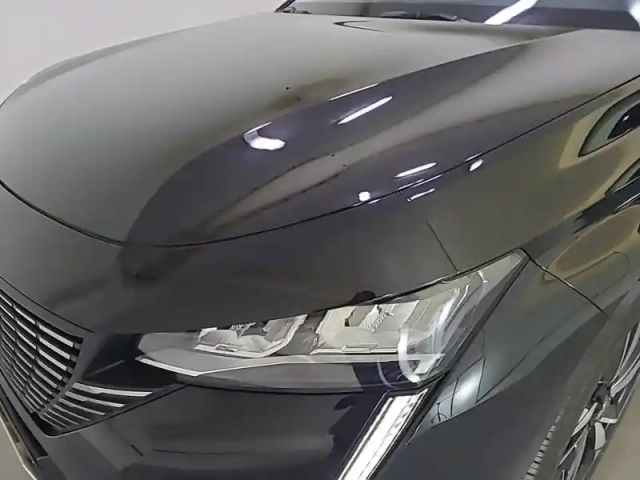 Peugeot 308 sw phev 180 e-eat8 — photo 16