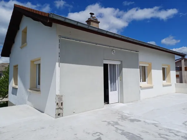 Maison de 147m2 sur sous sol, dépendance et 1900m2 de terra
