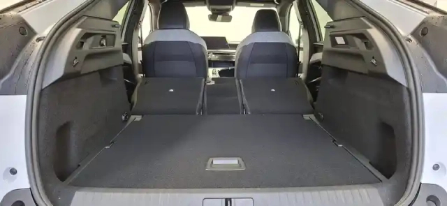 Peugeot 3008 hybrid 145 e-dcs6 — photo 20