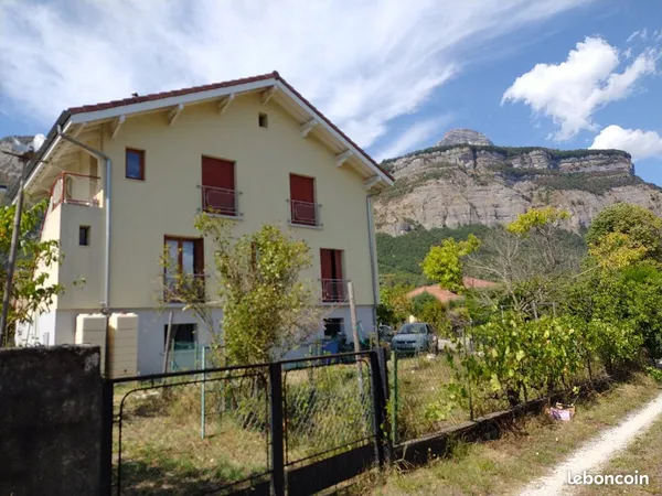 Maison au calme avec jardin