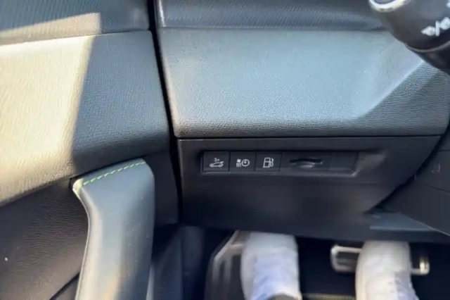 Peugeot 408 plug-in hybrid 225 ch e-dcs7 — photo 20