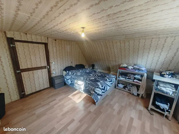 Chambre dans maison à la campagne