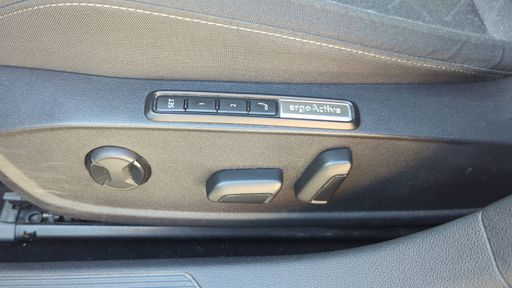Volkswagen Golf 1.5 eTSI OPF 150 DSG7 - Life 1st – 2021 – 109656 km – Hybride essence – Boîte Automatique — photo 10
