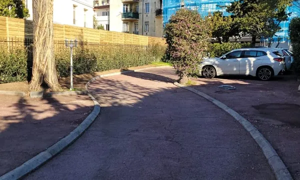 Parking 12 m²