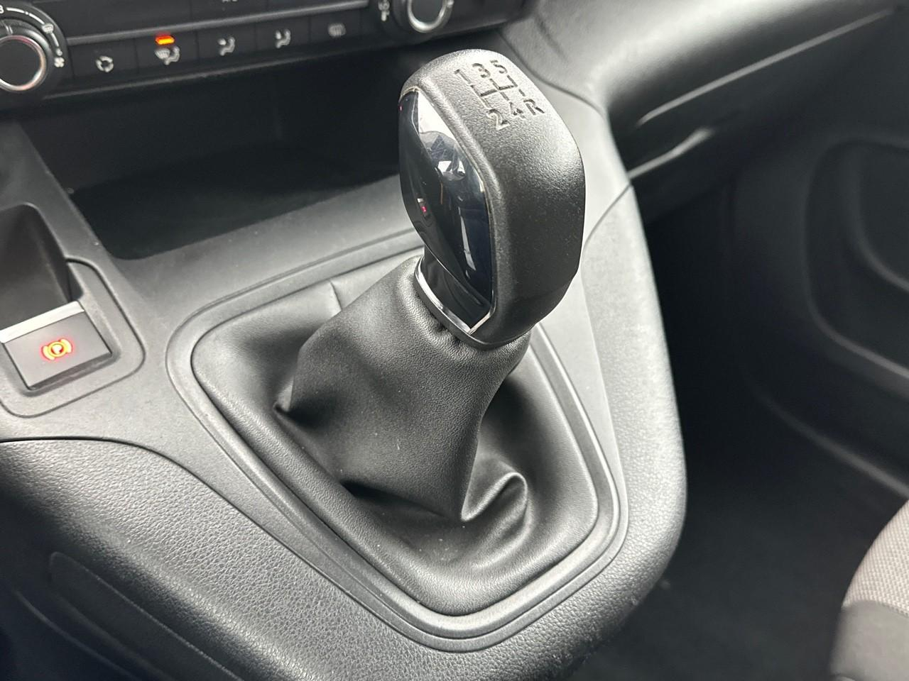 Peugeot Partner fourgon standard 650 kg bluehdi 100 s&s bvm5 aspha — photo 31