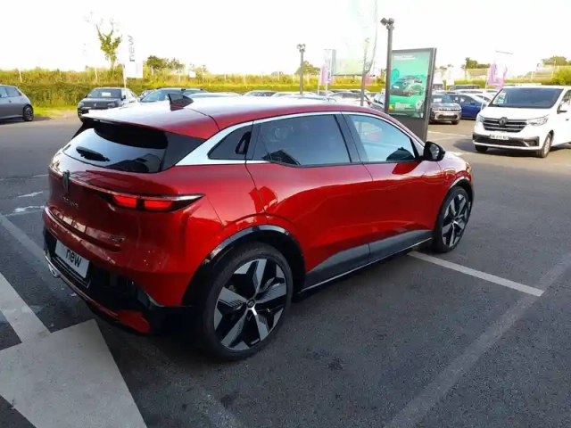 Renault Megane e-tech ev60 220 ch optimum charge — photo 5