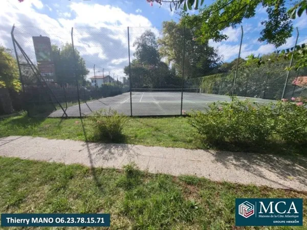 Terrain 561 m²