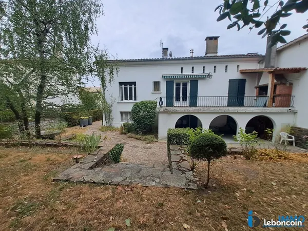 Maison 7 pièces 280 m²