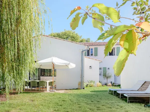 Rénovation aux prestations soignées en coeur de village