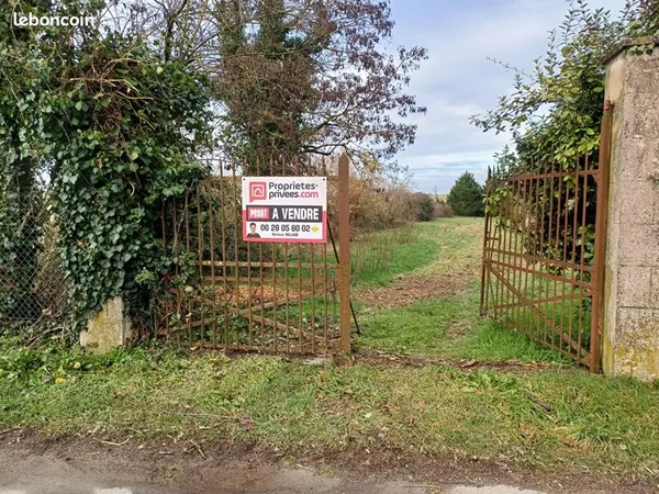Terrain 4 609 m² La Rochenard