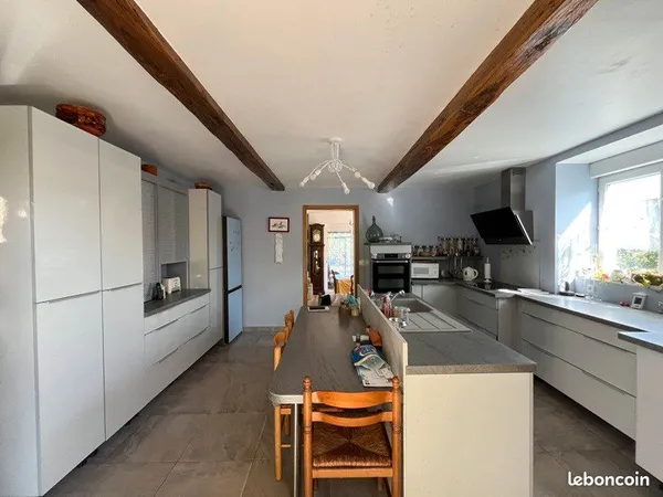 Ferme 10 pièces 225 m²