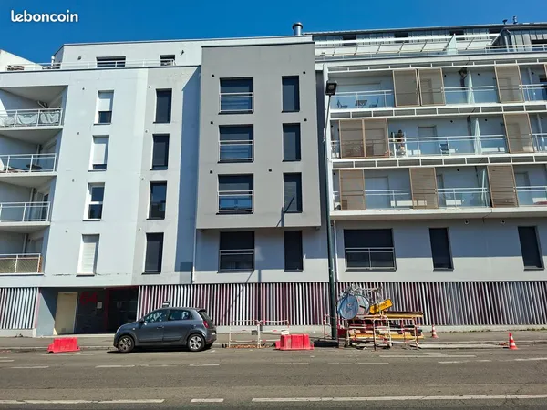 HAUTS PAVES /SAINT FELIX T2 récent de 32m2 aux normes PMR -Parking sécurisé possible