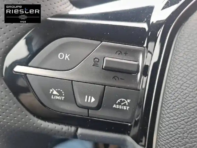 Peugeot 408 electrique 58 kwh 210ch — photo 18