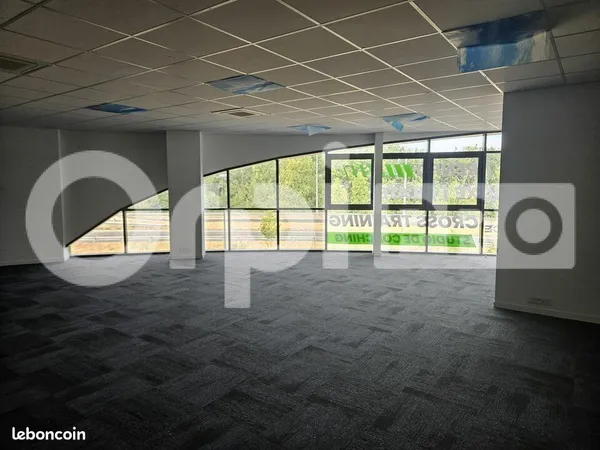 Bureau 128 m²