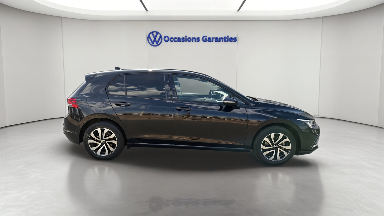 Volkswagen Golf 1.0 eTSI OPF 110 DSG7 — photo 6